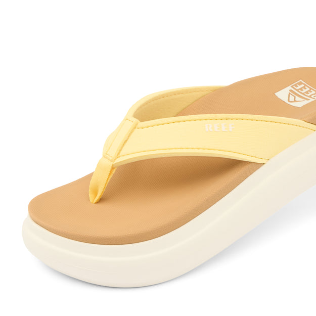 CUSHION BONDI - PALE BANANA
